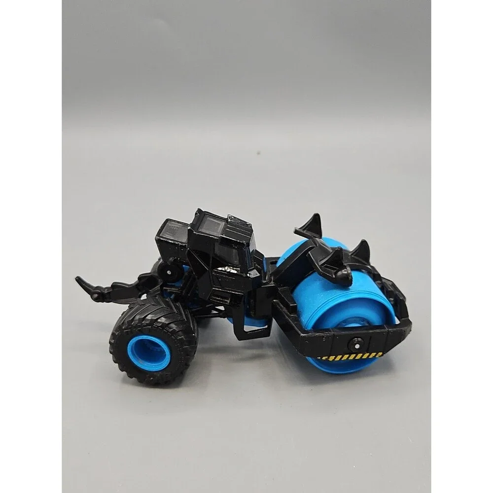 Monster Jam Official Black Rolland Dirt Squad Steamroller Monster Truck 1:64